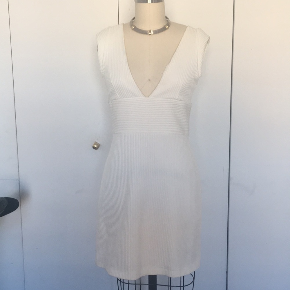 Zara short Sleeve white dress size S